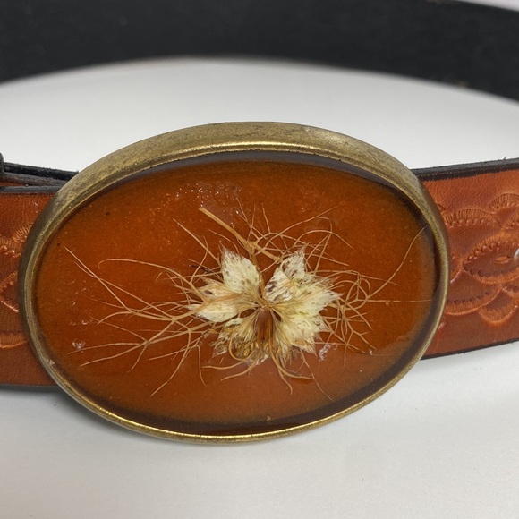 COPY - NWT - tan detailed belt with enamel buckle - Picture 2 of 4